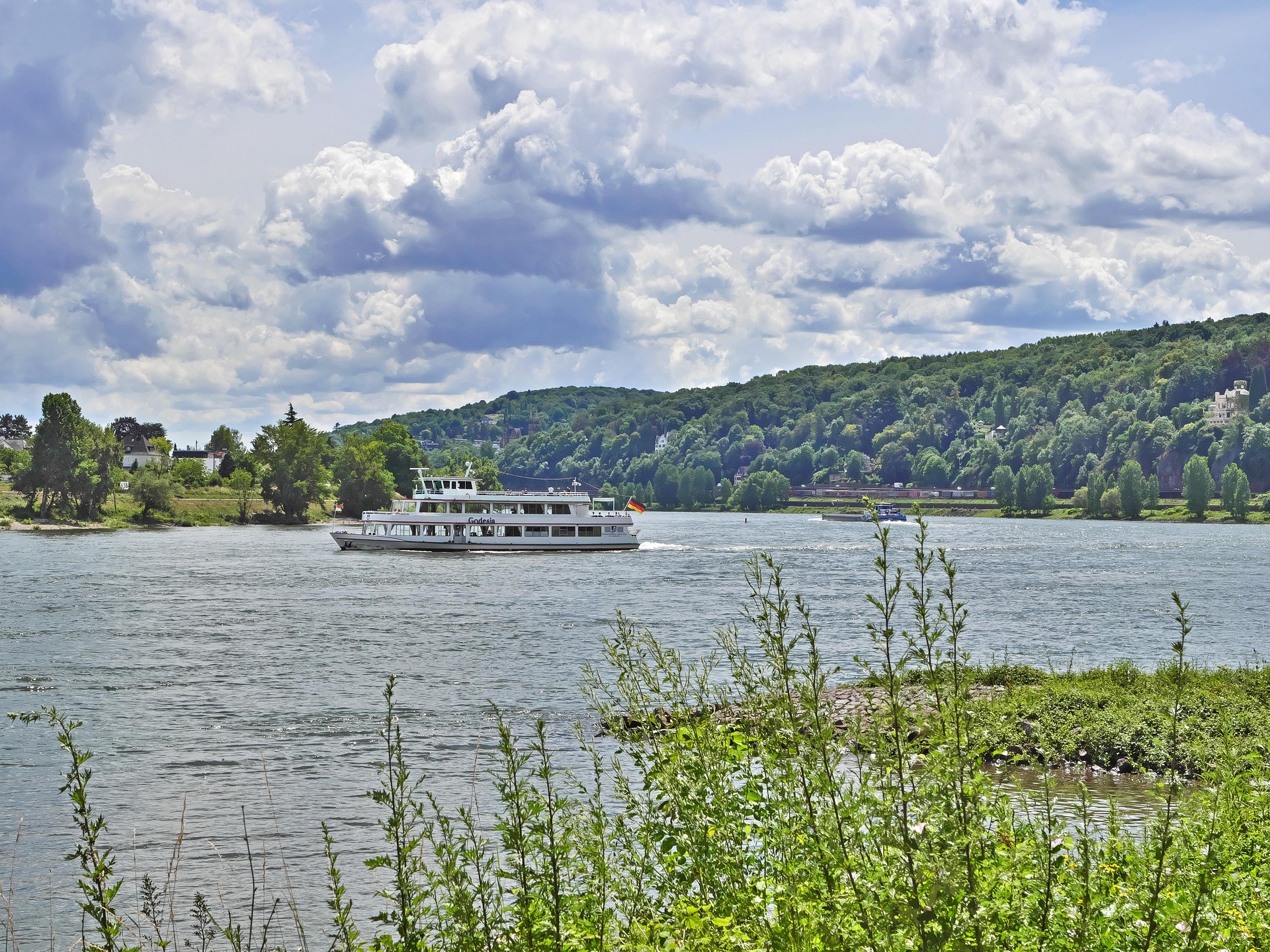rhine-5379896_1920 Brücke von Remagen Geschichte